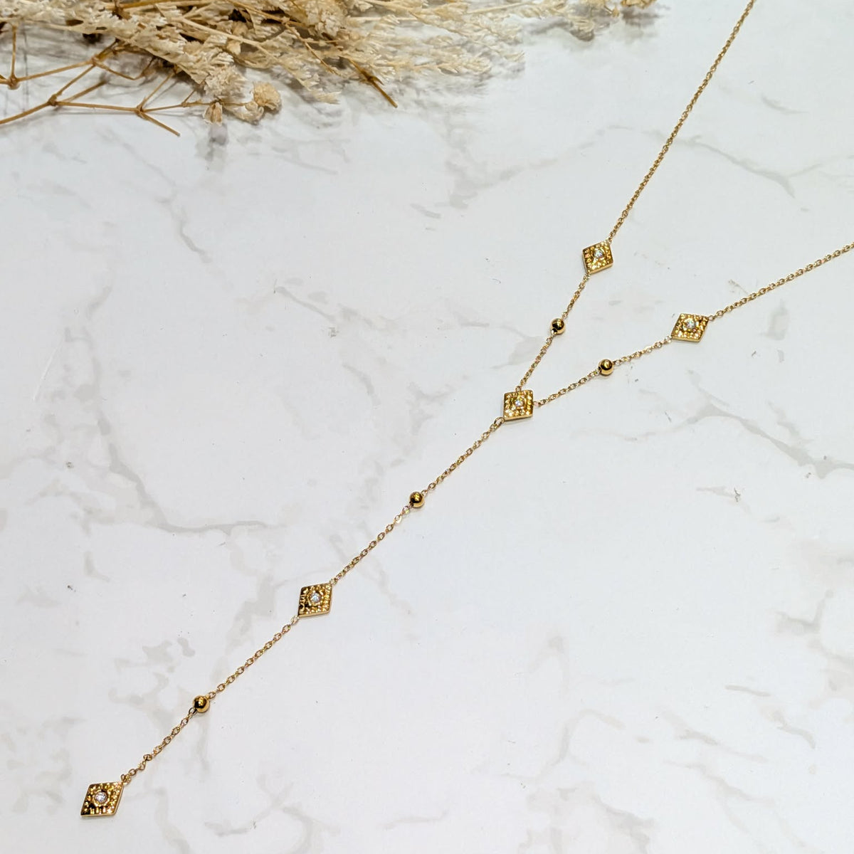 Collier Y
